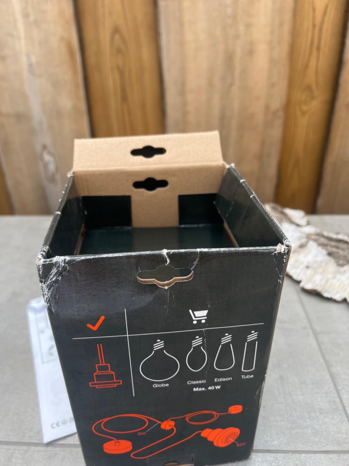 Schöne Lampe, schnell montiert