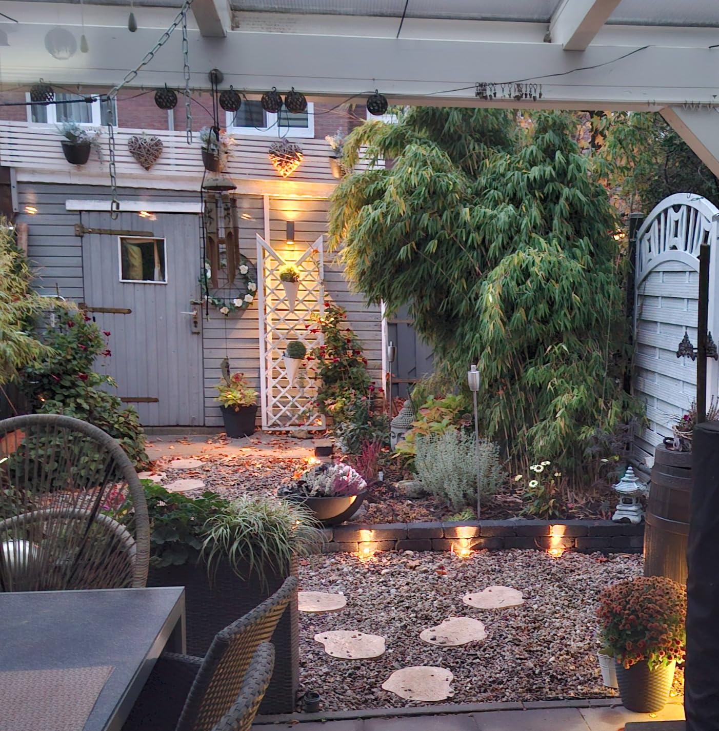 Gartenweg endlich beleuchtet