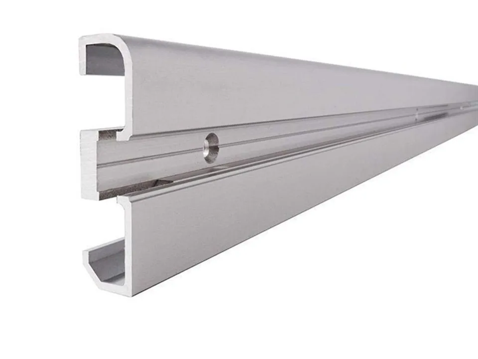 deko-light-sockel-profil-am-02-10-f-r-10-11-3mm-stripes-200cm-silber-matt image 1