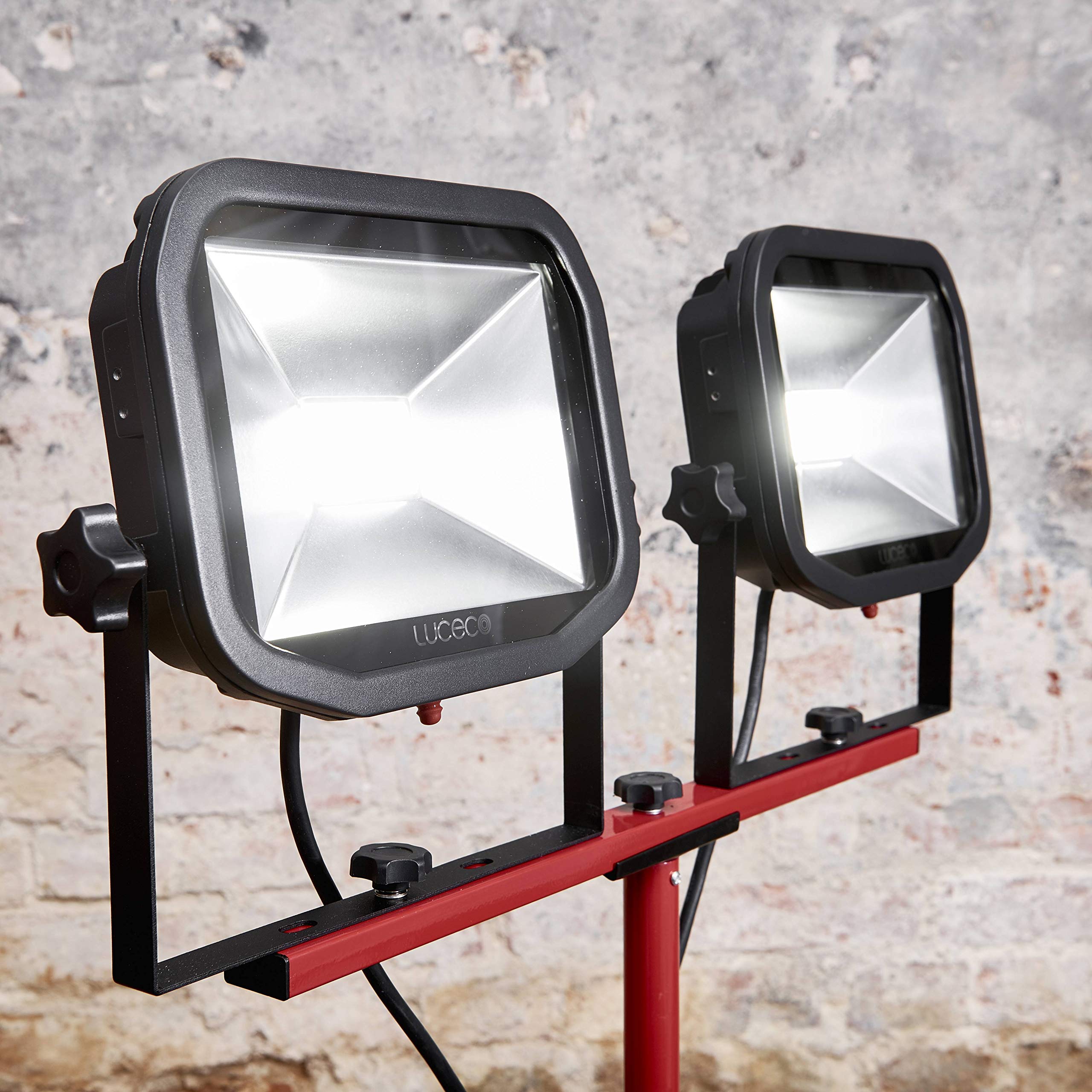 luceco-slim-twin-led-baustrahler-mit-stativ-2x38w-ip65 image 3