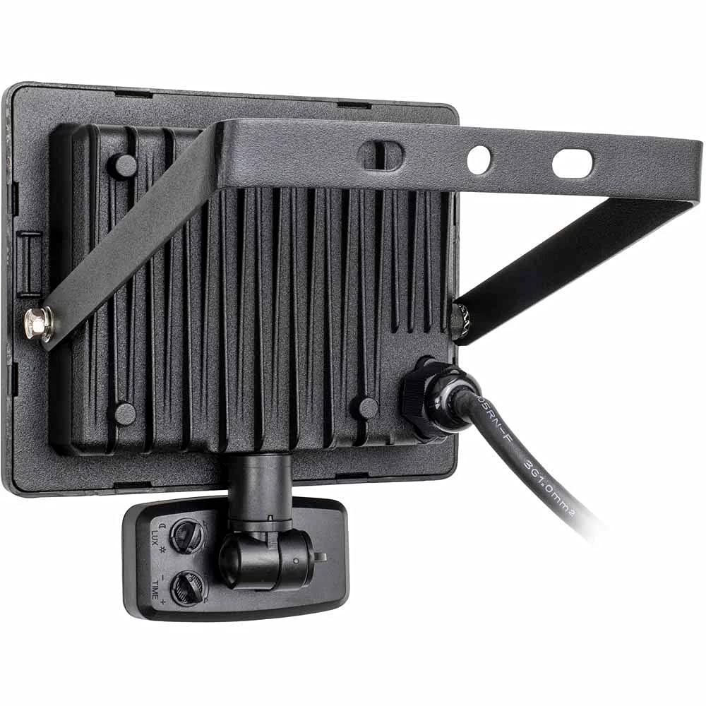 luceco-led-au-enstrahler-20w-mit-bewegungsmelder-ip65-800lm image 5