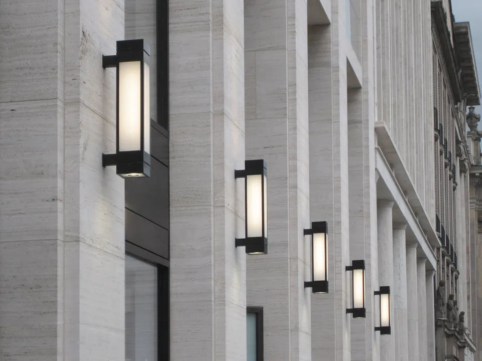 mawa-unter-den-linden-2-led-au-enleuchte-aluminium image 1