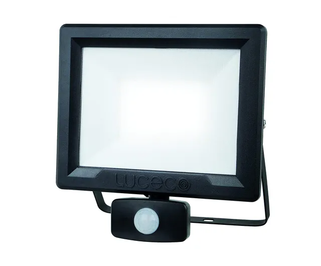 luceco-eco-led-au-enstrahler-50w-4000lm-mit-bewegungsmelder-ip65-schwarz image 1