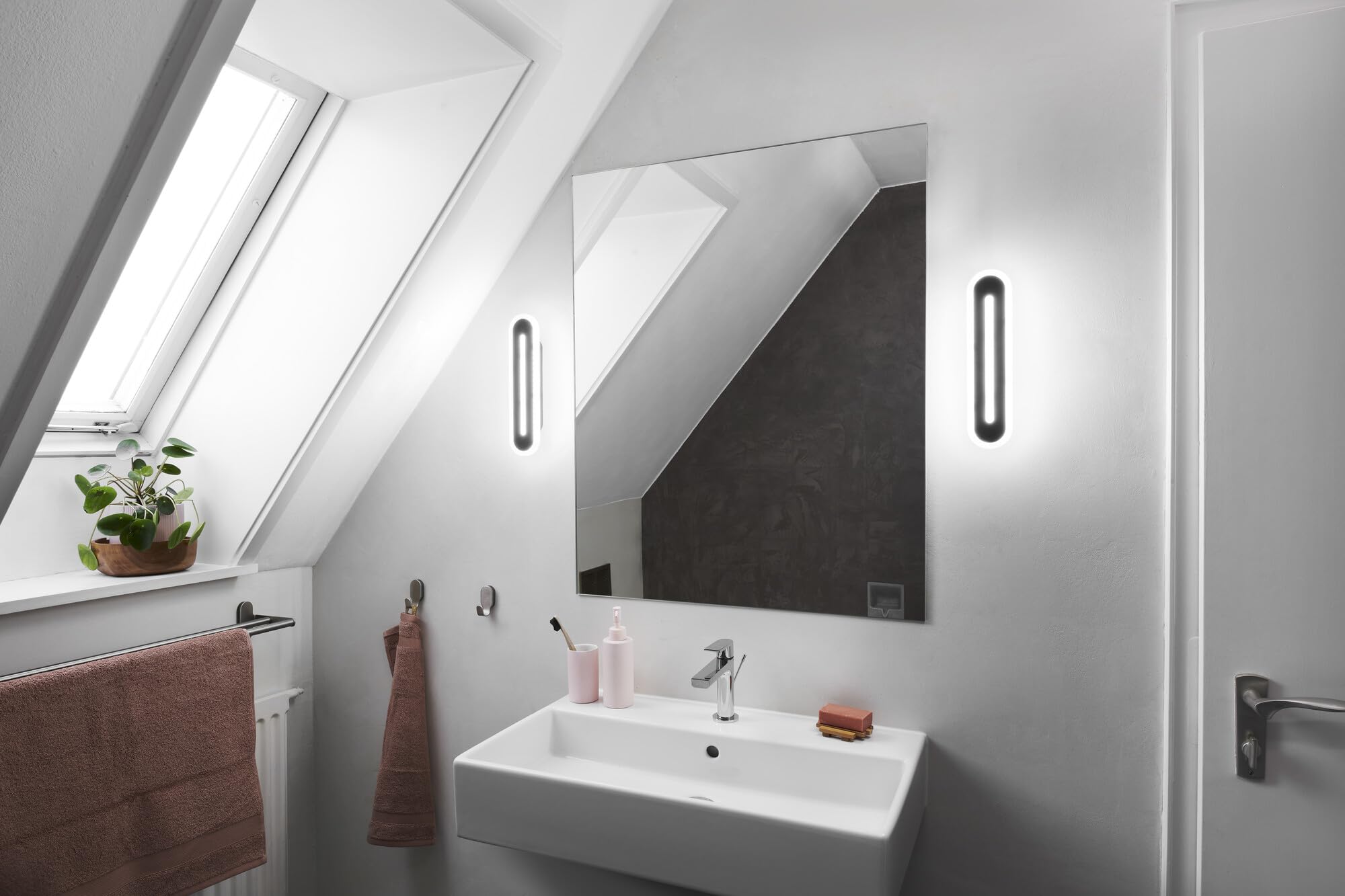 ledvance-smart-orbis-bath-badezimmerleuchte-wifi-schwarz-400x70mm-1600lm image 5